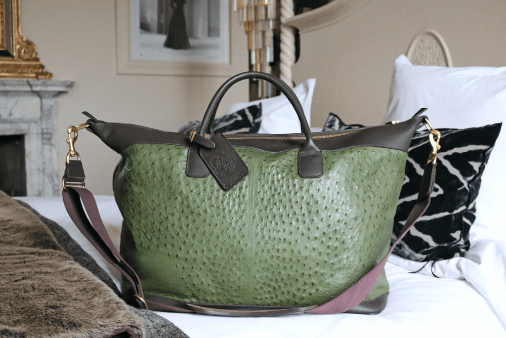 Large Aynhoe Overnight Bag in Green - A Modern Grand Tour